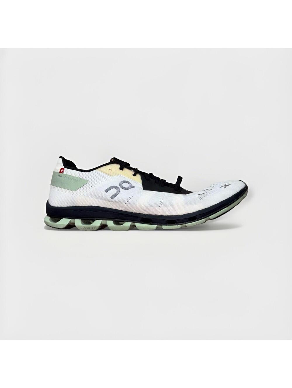 On Running Cloudflash White Black Women’s Size 8.5 Racing Running Shoes
